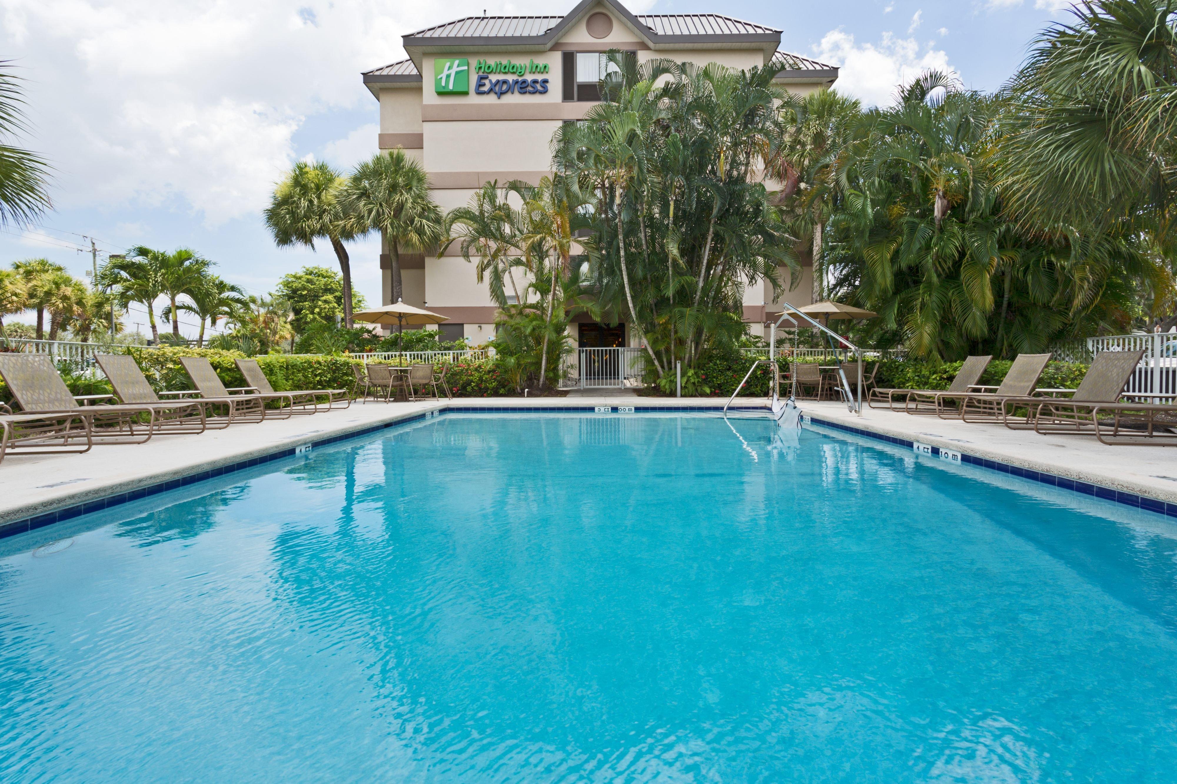 Holiday Inn Express Fort Lauderdale North - Executive Airport By Ihg Extérieur photo