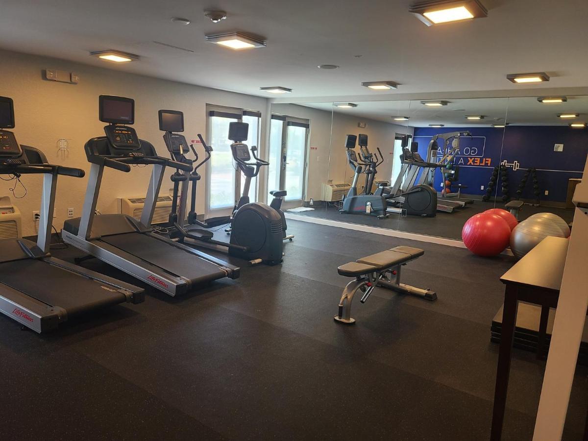 Holiday Inn Express Fort Lauderdale North - Executive Airport By Ihg Extérieur photo