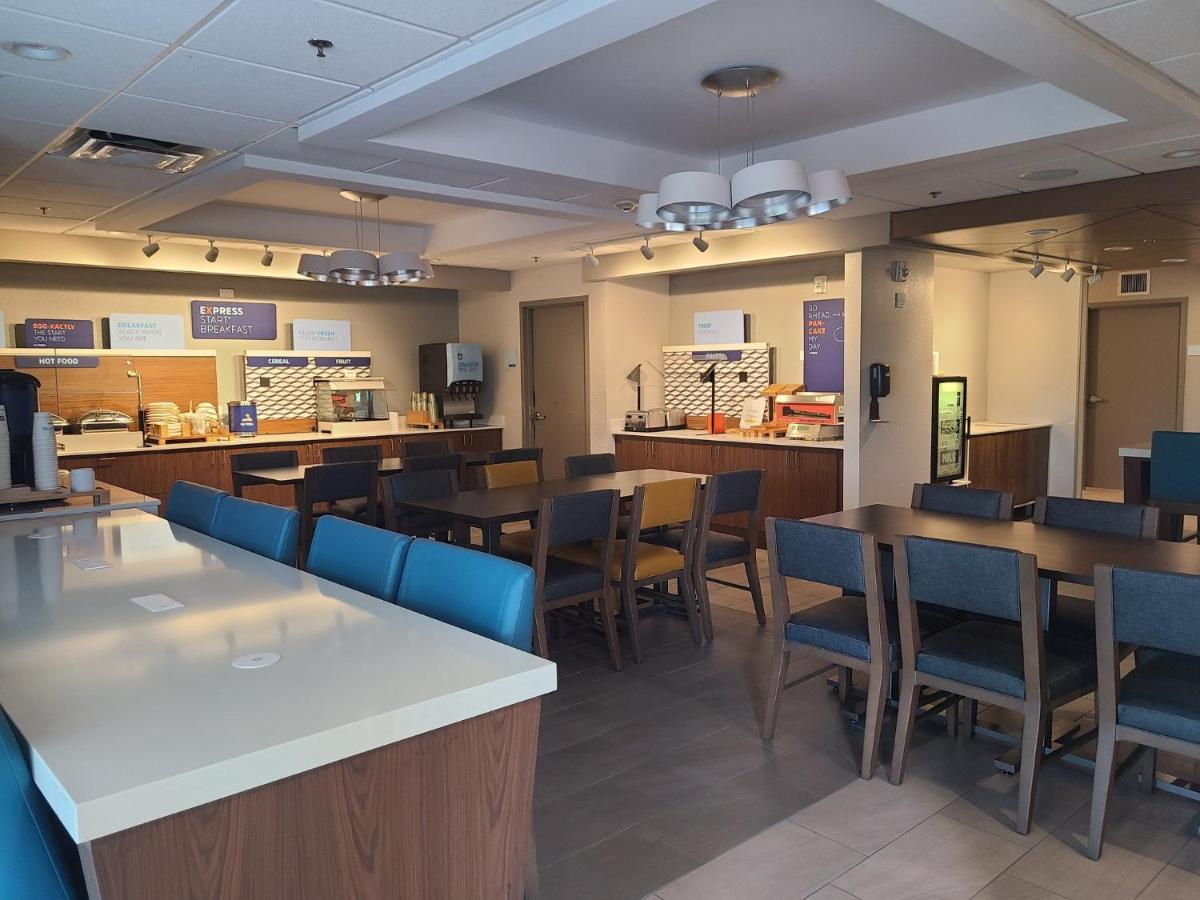 Holiday Inn Express Fort Lauderdale North - Executive Airport By Ihg Extérieur photo