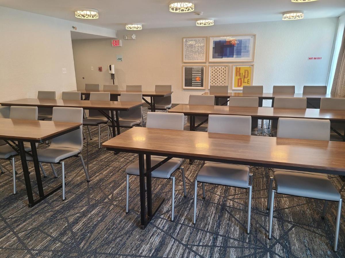 Holiday Inn Express Fort Lauderdale North - Executive Airport By Ihg Extérieur photo