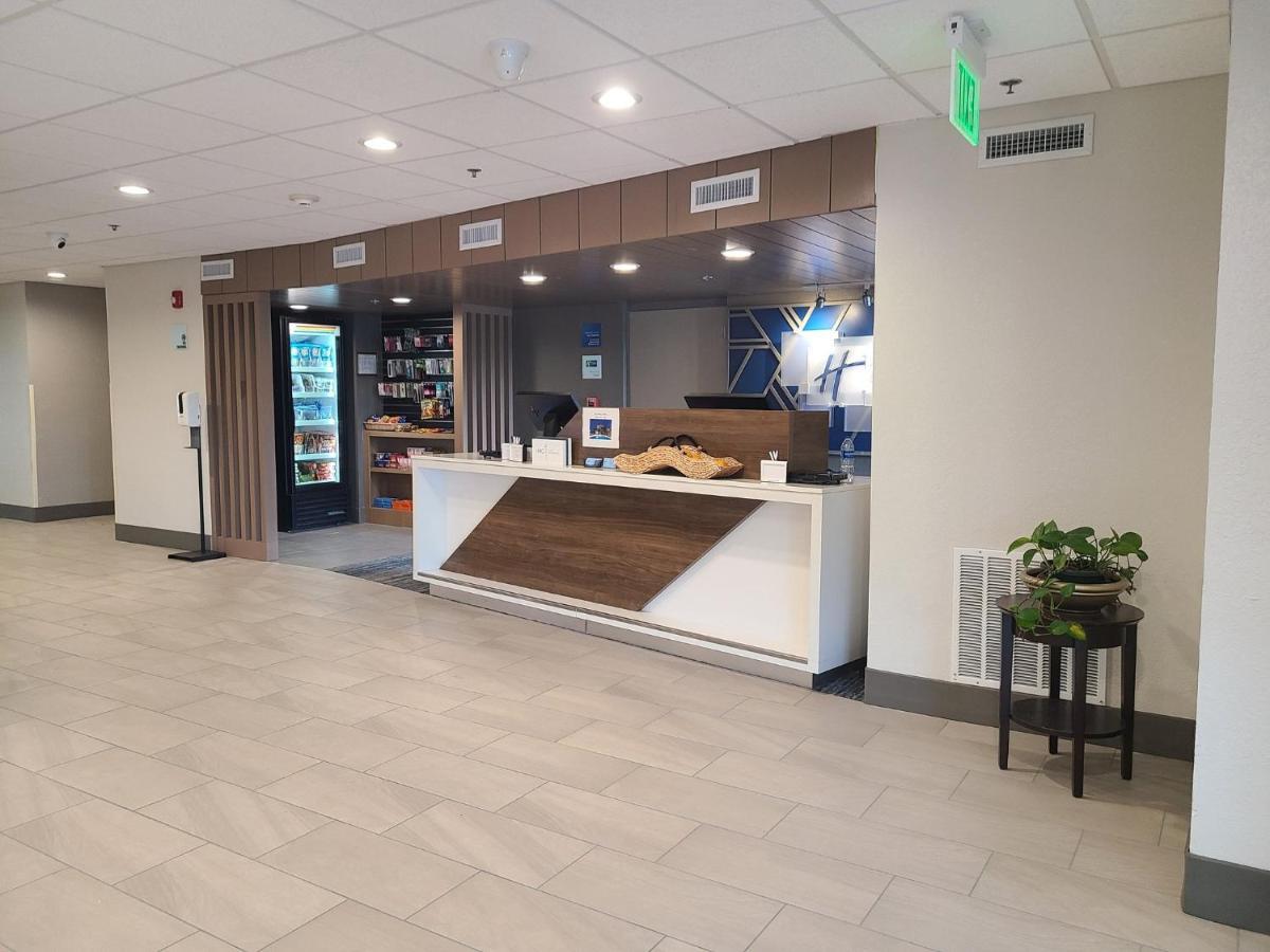 Holiday Inn Express Fort Lauderdale North - Executive Airport By Ihg Extérieur photo