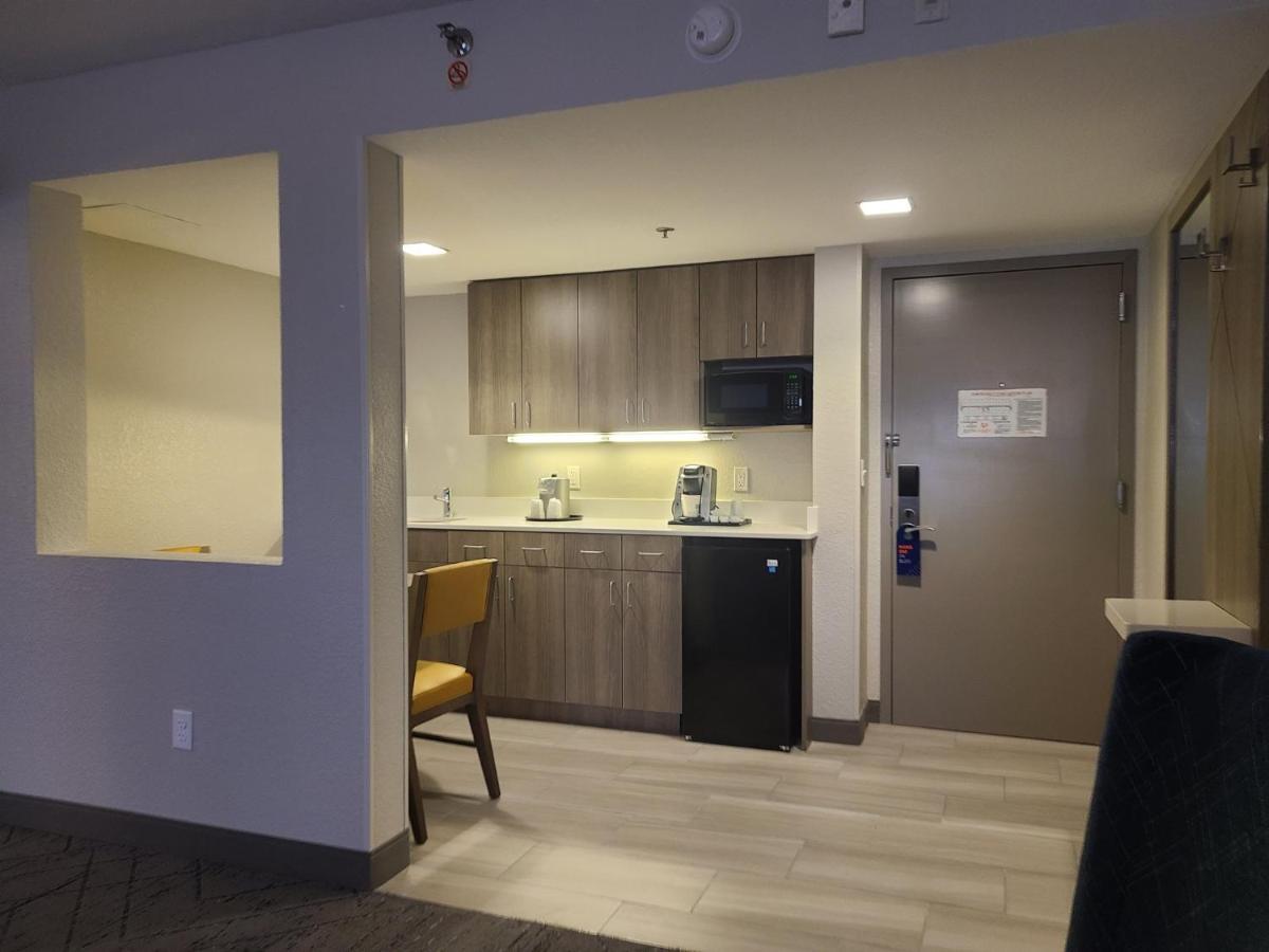 Holiday Inn Express Fort Lauderdale North - Executive Airport By Ihg Extérieur photo