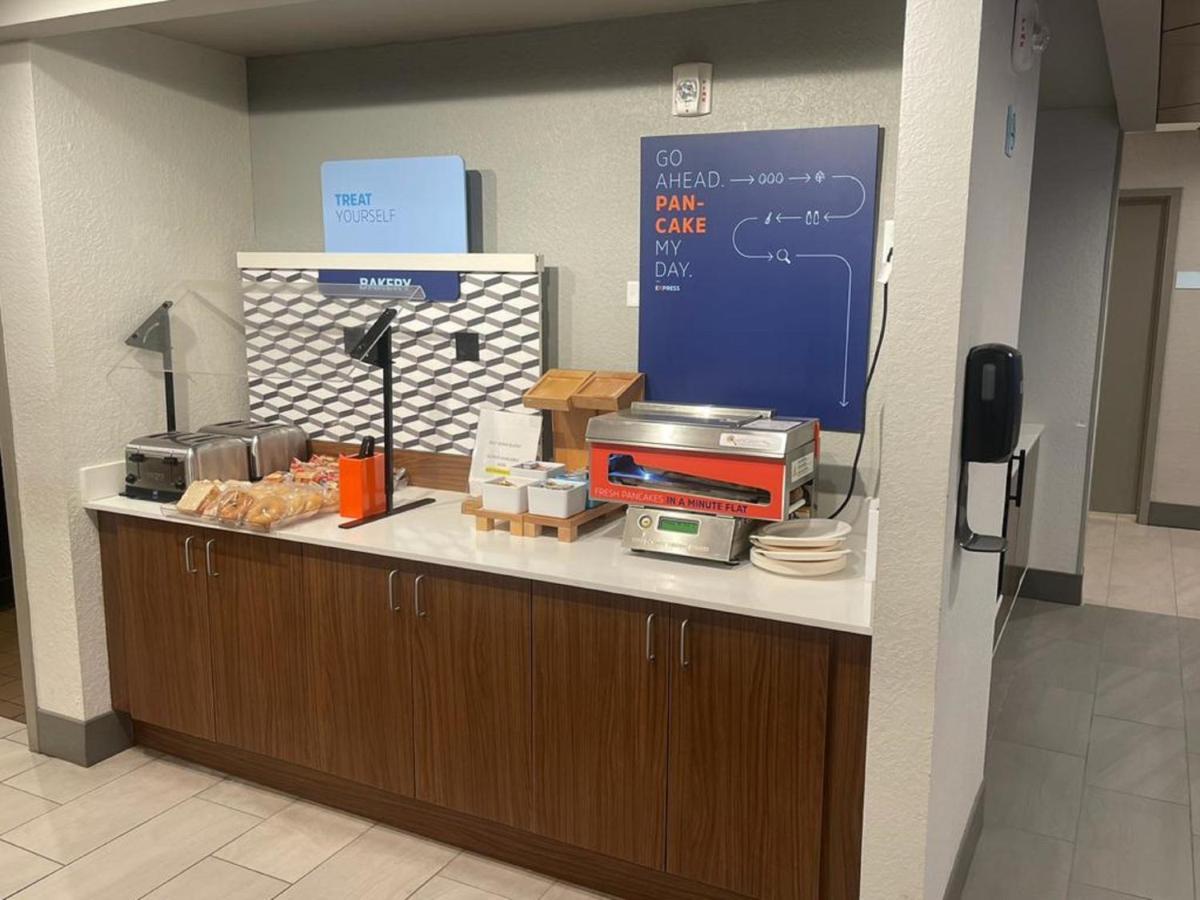 Holiday Inn Express Fort Lauderdale North - Executive Airport By Ihg Extérieur photo