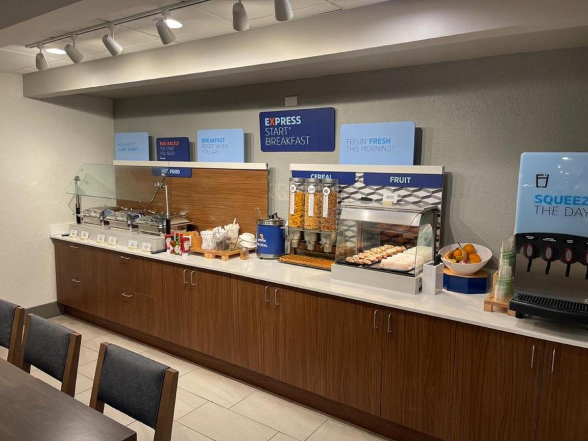 Holiday Inn Express Fort Lauderdale North - Executive Airport By Ihg Extérieur photo
