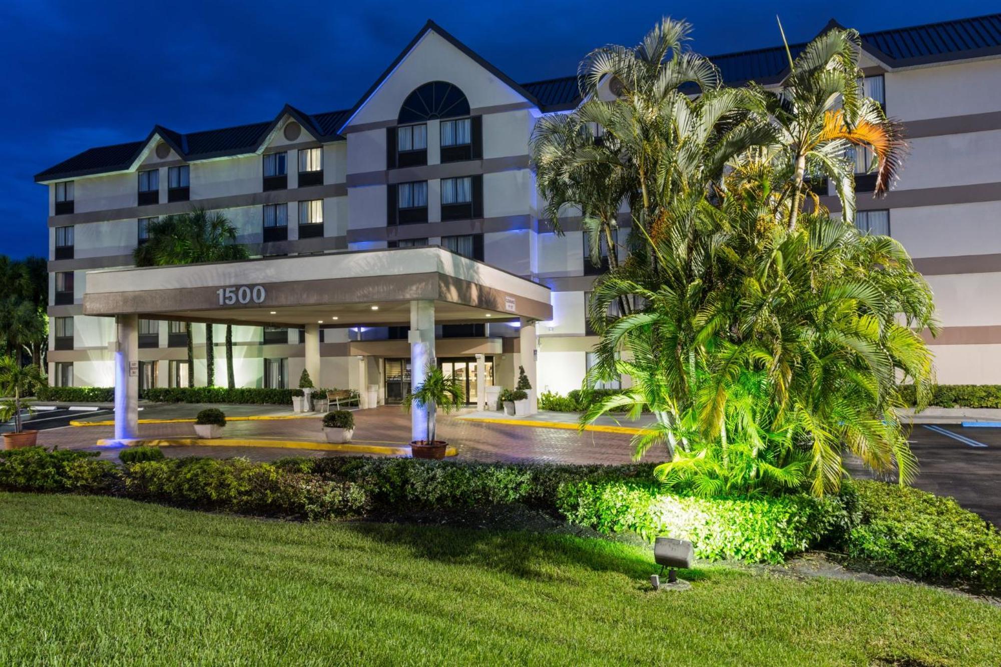 Holiday Inn Express Fort Lauderdale North - Executive Airport By Ihg Extérieur photo