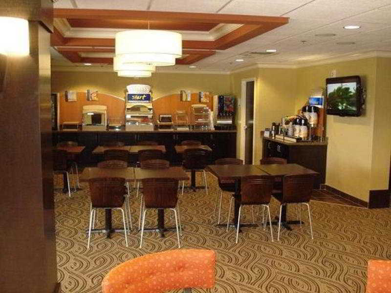 Holiday Inn Express Fort Lauderdale North - Executive Airport By Ihg Extérieur photo